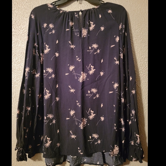 Floral Print Top - Picture 4 of 5